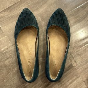 Vionic dress flats. Size 7.